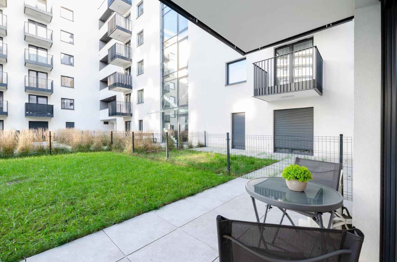Sky Home- Rose Apartament -Manufaktura, Bezplatny Parking, Klima, Dostep Na Kod Lodz  Luaran gambar