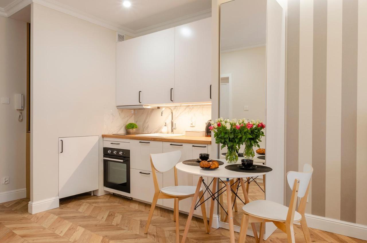 Sky Home- Rose Apartament -Manufaktura, Bezplatny Parking, Klima, Dostep Na Kod Lodz  Luaran gambar